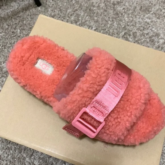 Brand New Ugg sandal - Picture 1 of 3